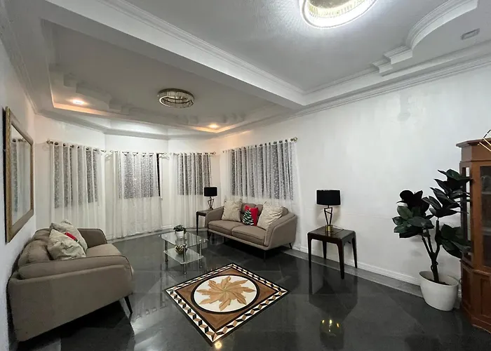 Holiday home Elegant 5br Near Bgc Manila